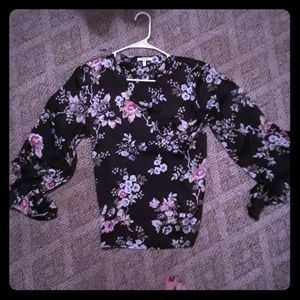 Adorable silk shirt with bell arms!